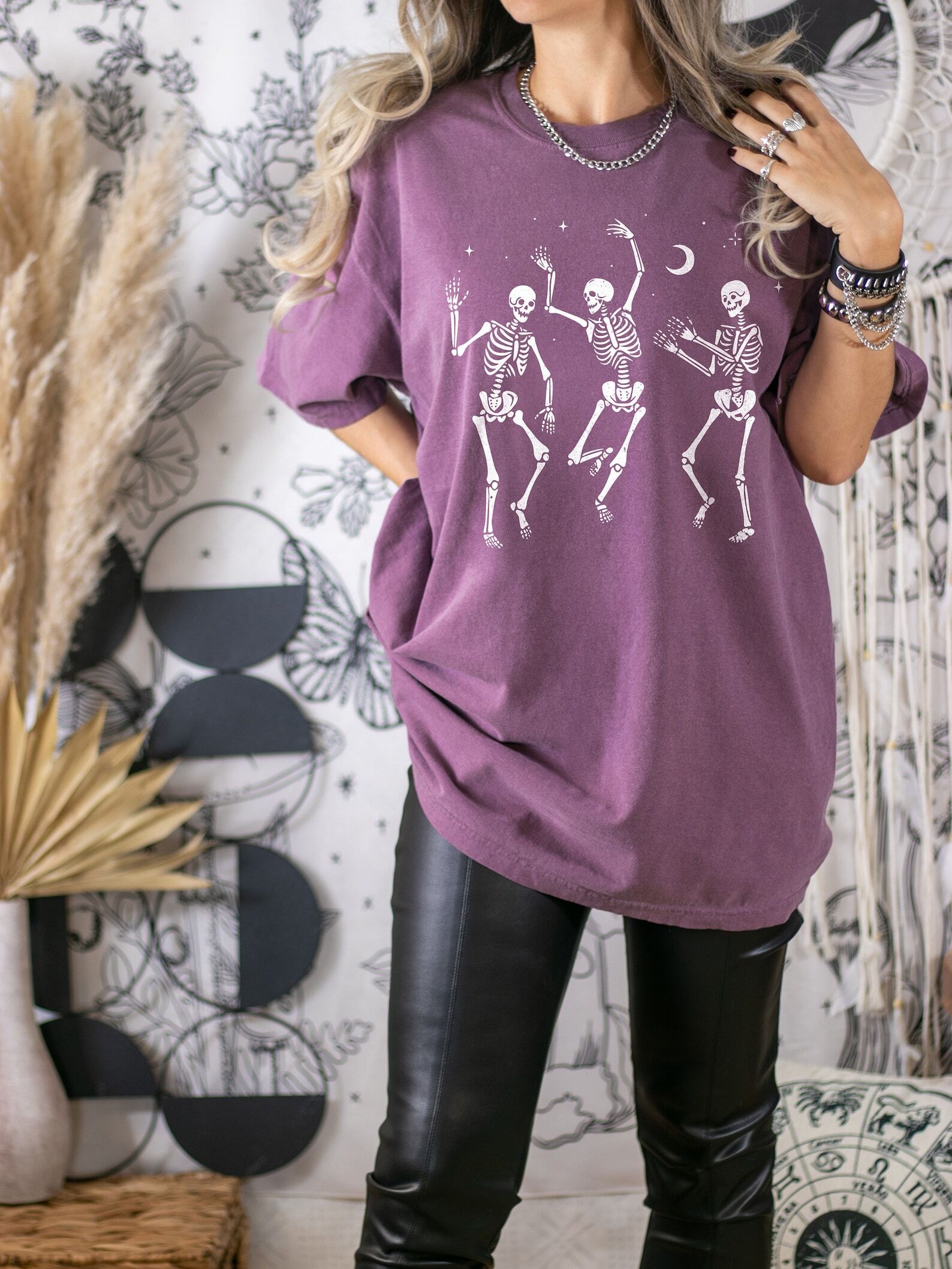 Halloween Shirt Dancing Skeleton Shirt Stay Spooky Skeletons Tee Vintage Retro Spooky Season Fall Shirt Oversized Tshirt Comfort Colors