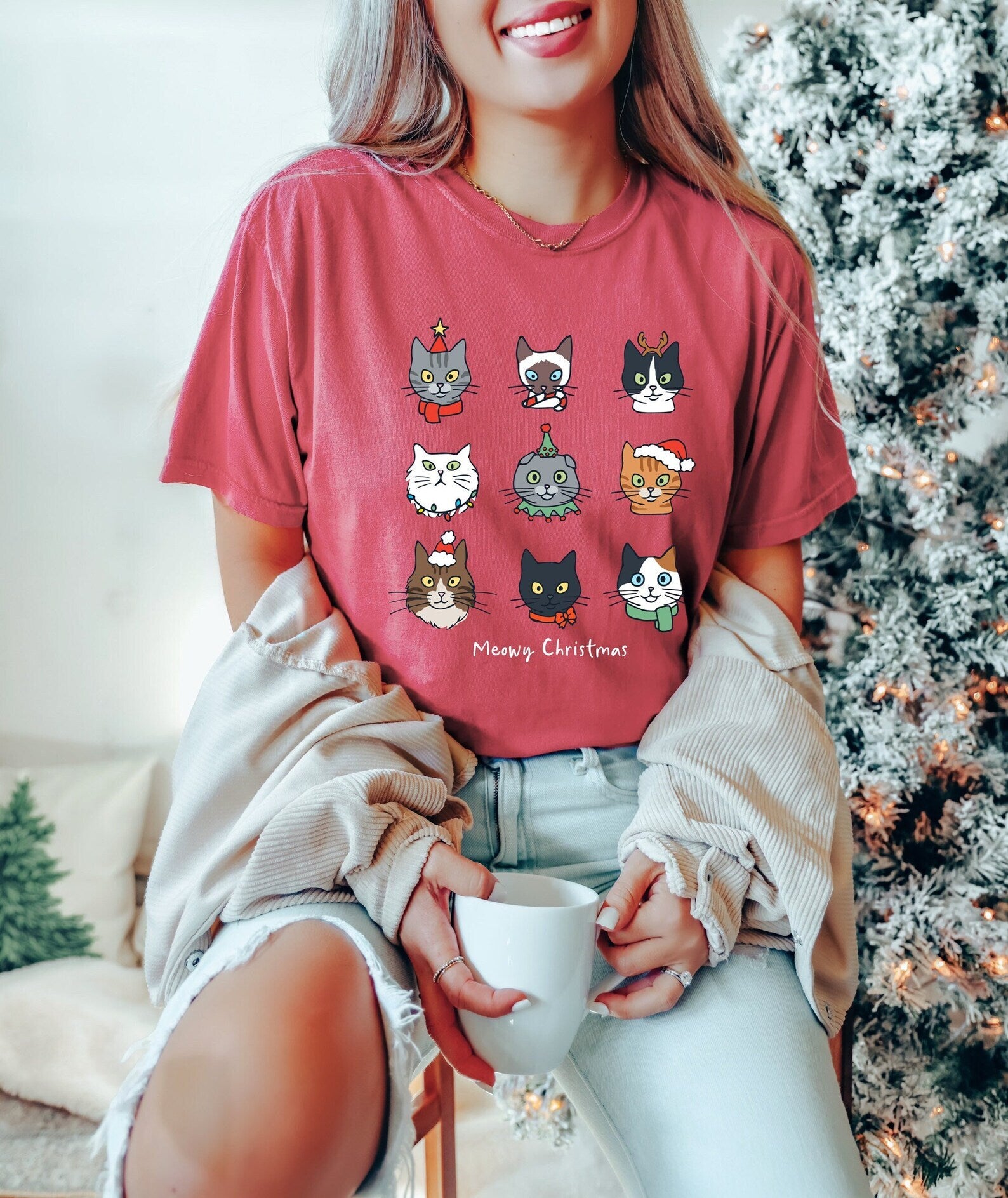Christmas Cat Shirt Holiday Cat Tshirt Gift Gifts for Cat Lover Xmas Cats Tee Cat T Shirt Oversized Comfort Colors