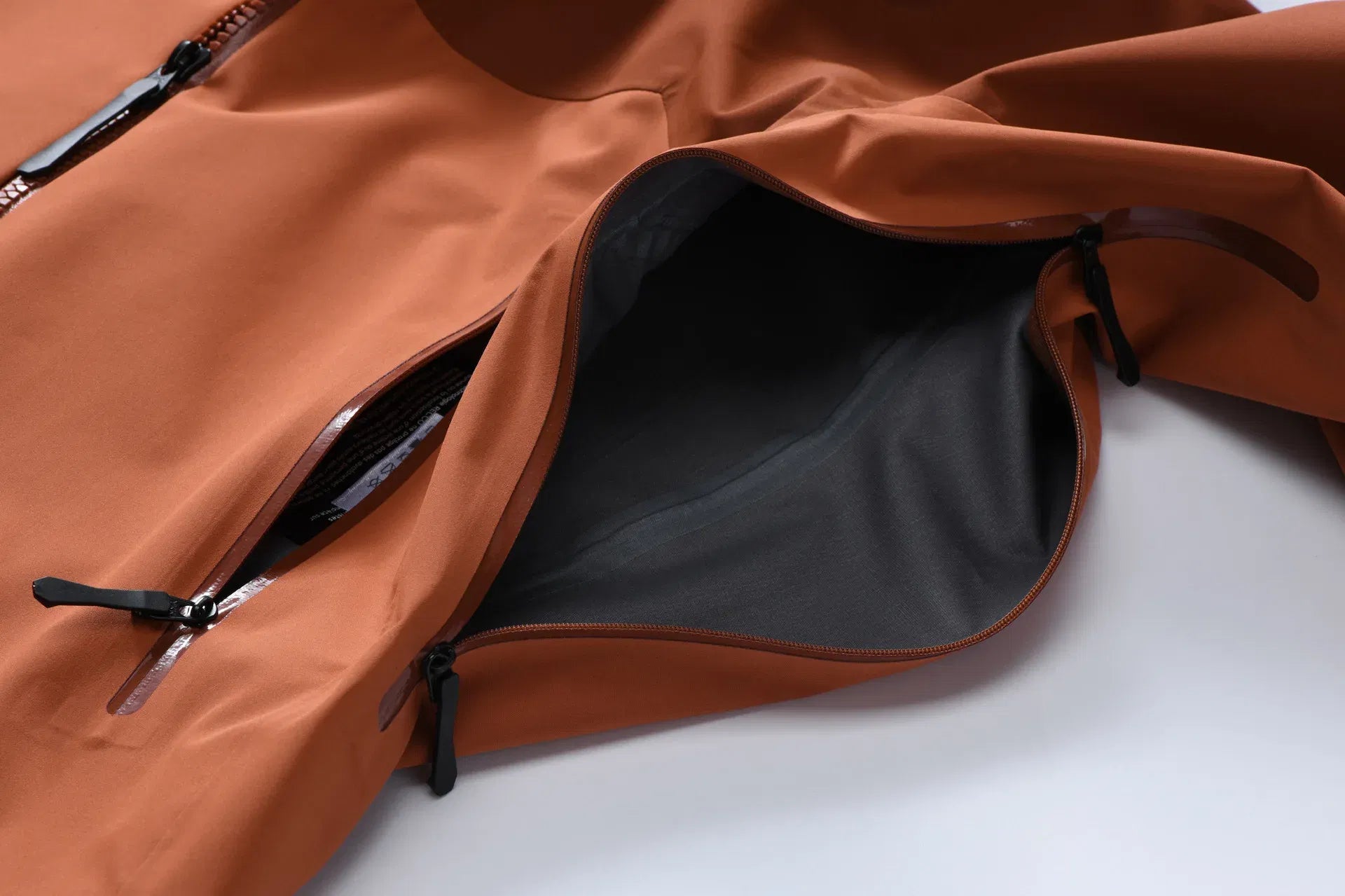 ARC Outdoor Men's and Women's, Fashionable, Windproof and Waterproof, Mountaineering, Breathable, Travel, Camping, Windbreaker